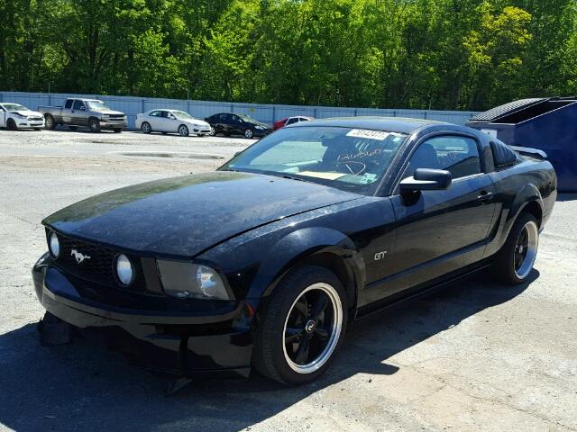 Ford Mustang GT V8 Coupé 2006 schwarz
